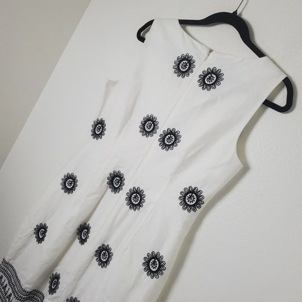 Talbots Cream White Cotton Embroidered Sheath Dress Size 8 Black Border‎